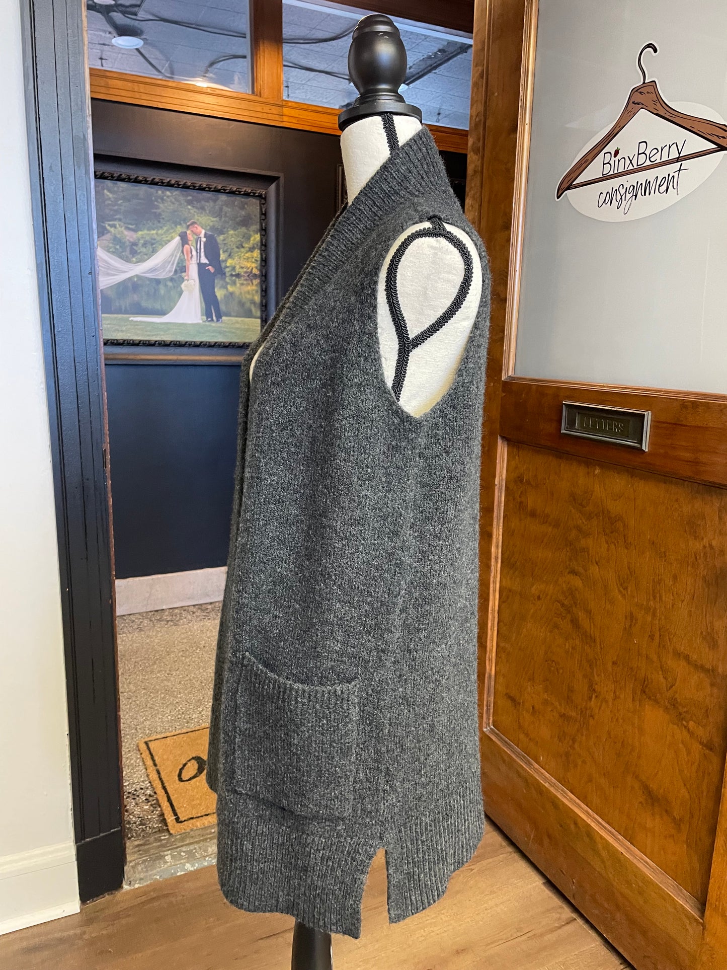 Loft Sleeveless Cardigan (XS/S)