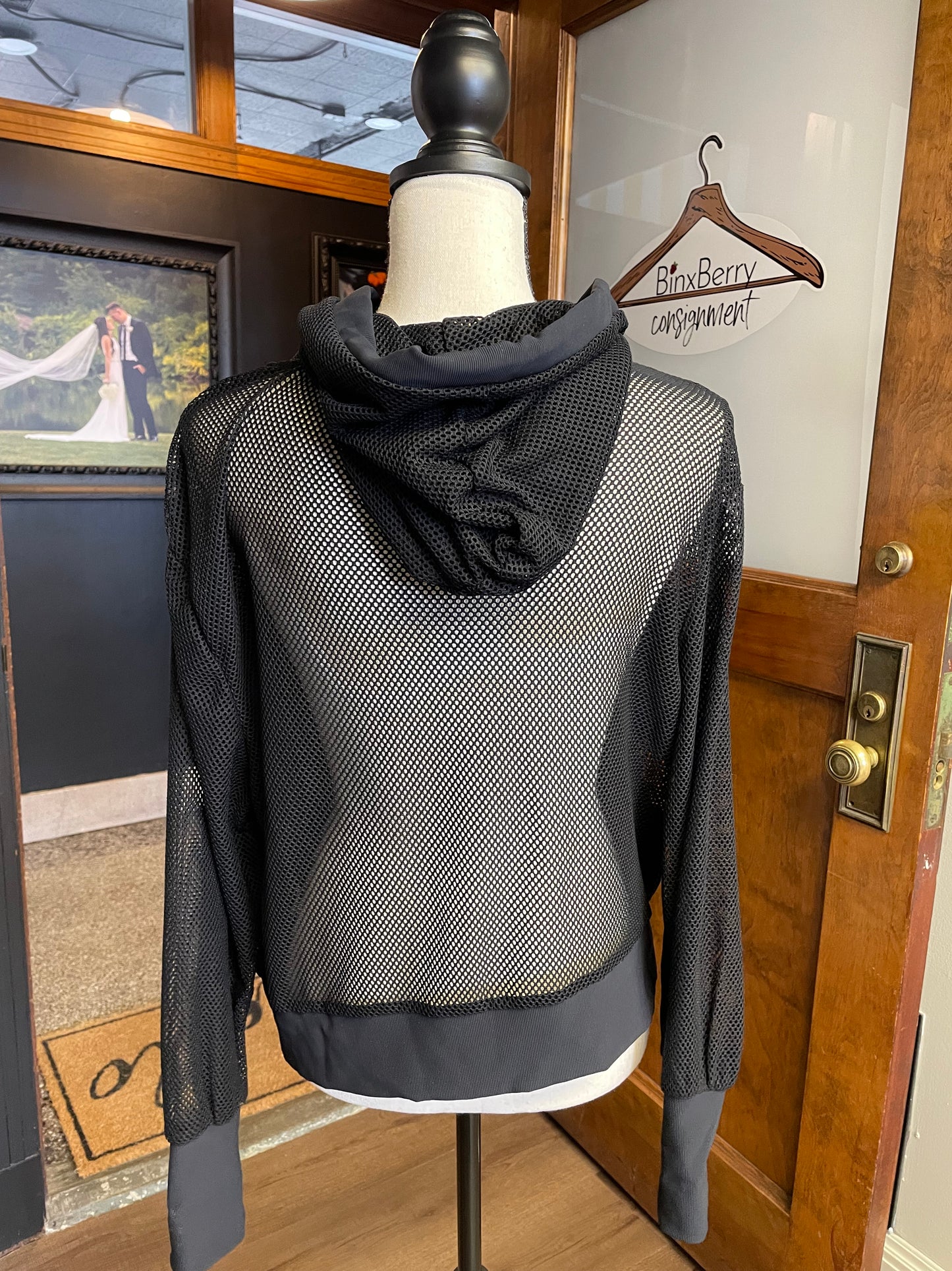Zyia Cropped Mesh Hoodie (M)