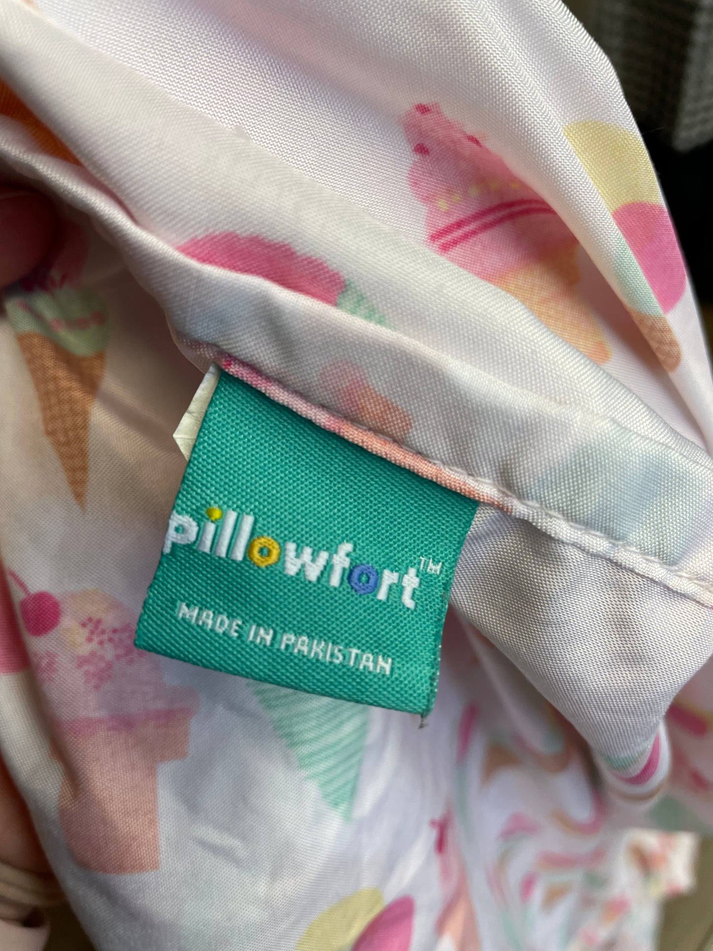 Pillowfort Full Size Bedding Set