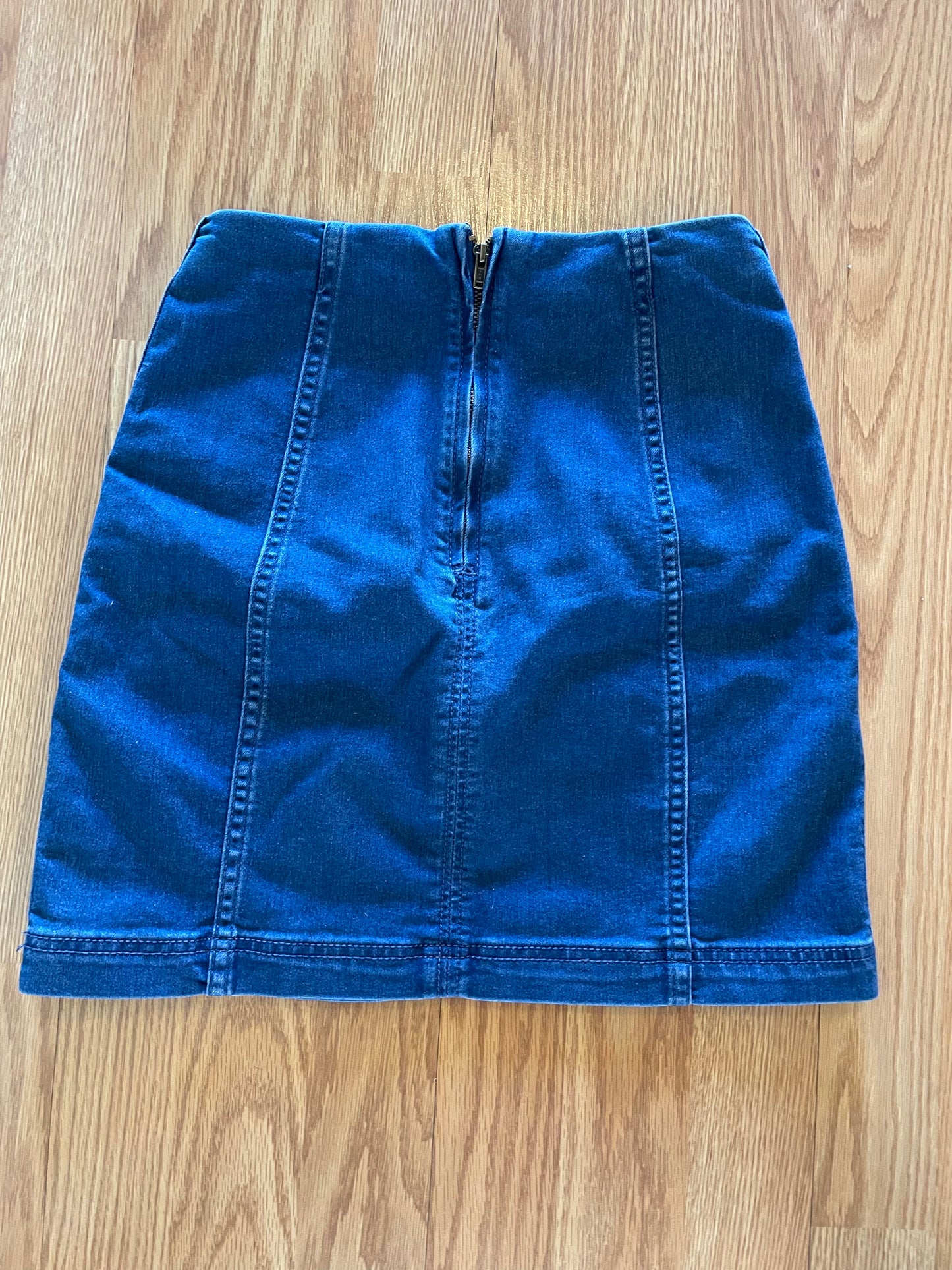 Free People Dark Wash Demin Mini Skirt (2)