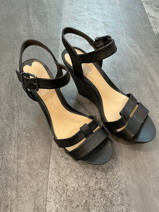 Gianni Bini Black Leather Wedge Platform Sandals (9.5M)