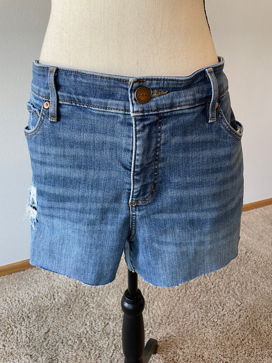 Loft Plus Distressed Jean Short (18)