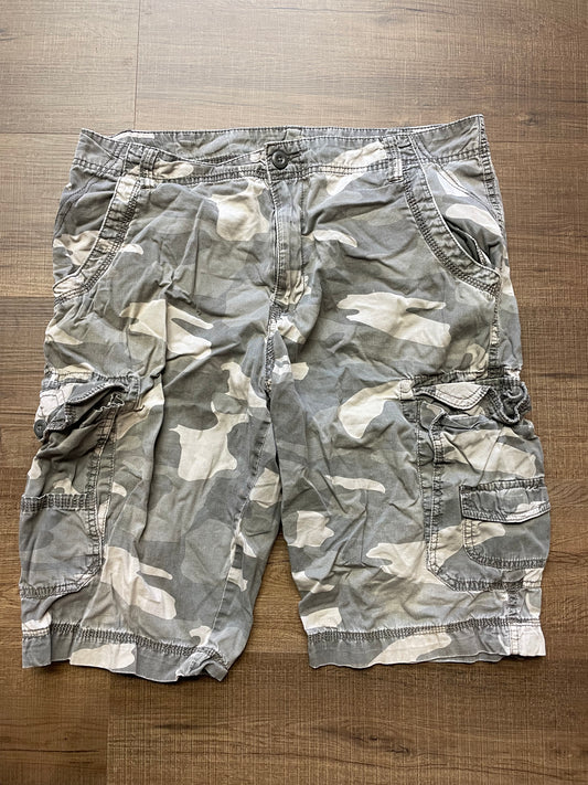 Faded Glory Men's Camo Cargo Shorts (34)