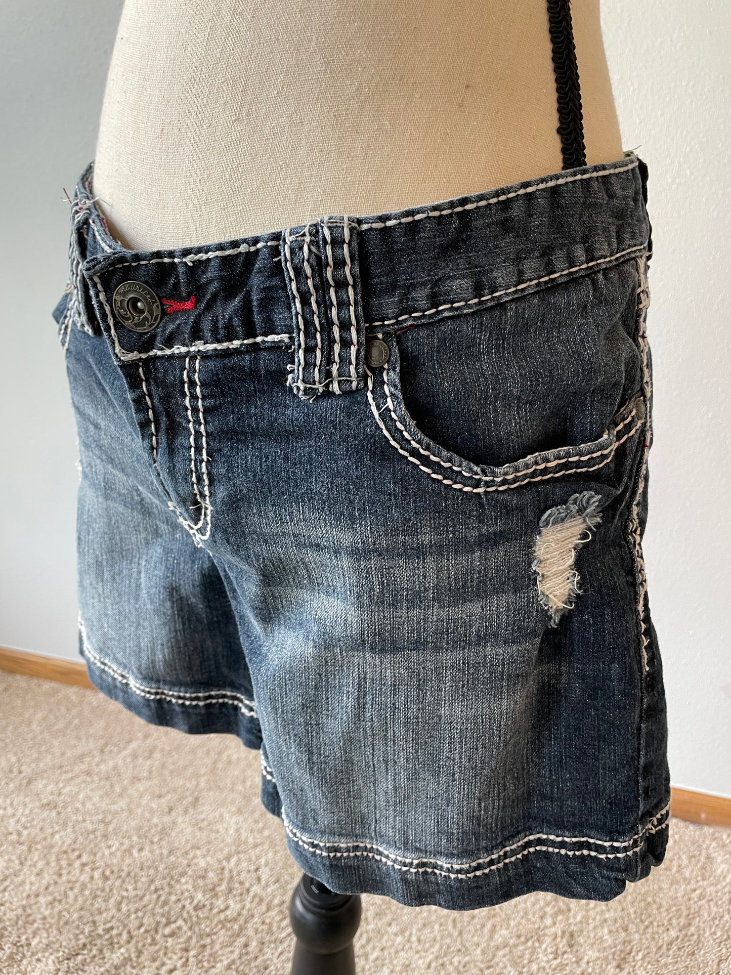 Maurices Original Dark Wash Jean Shorts (9/10)