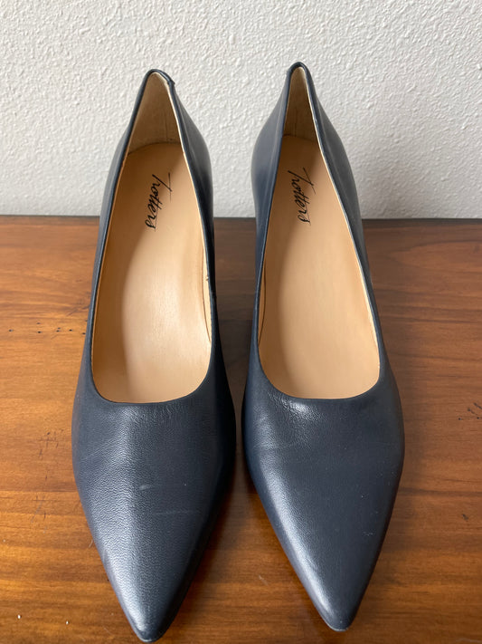 Trotters Navy Pointed Heels (7.5M)