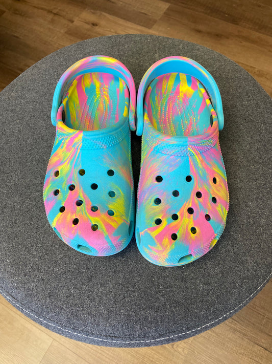 Teal Rainbow Swirl Crocs (5)