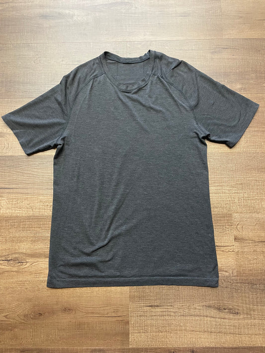 Lululemon Men's Metal Vent Tech Short Sleeved Shirt Gray (M)