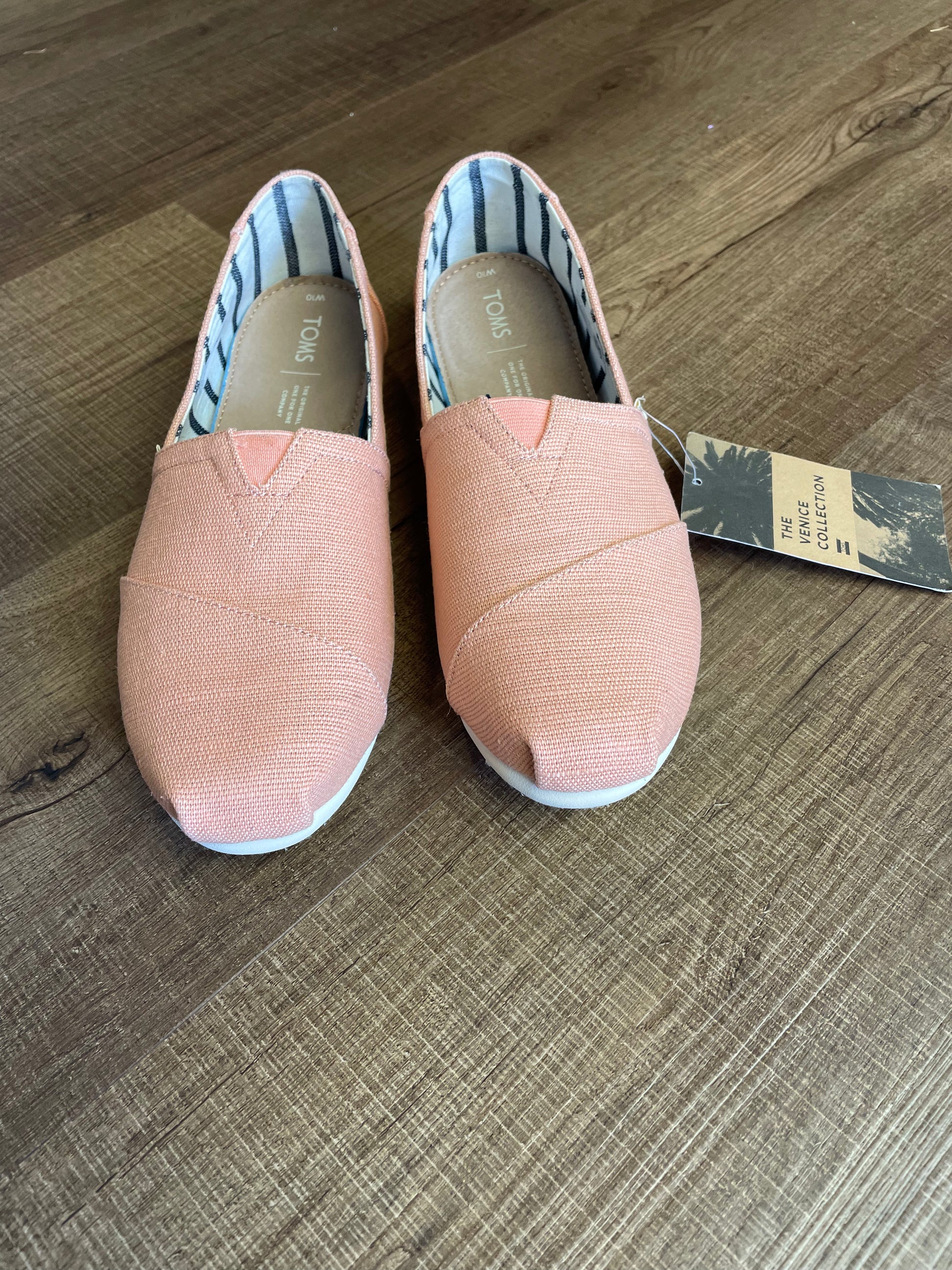 Coral pink toms online