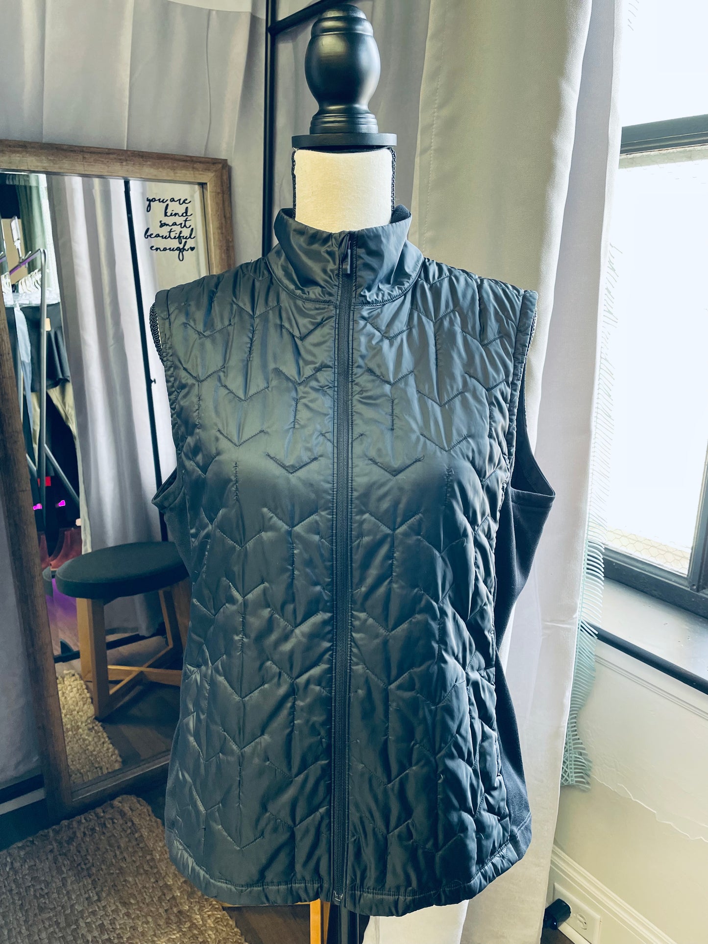 Brooks Women's Shield Hybrid Vest (XL)