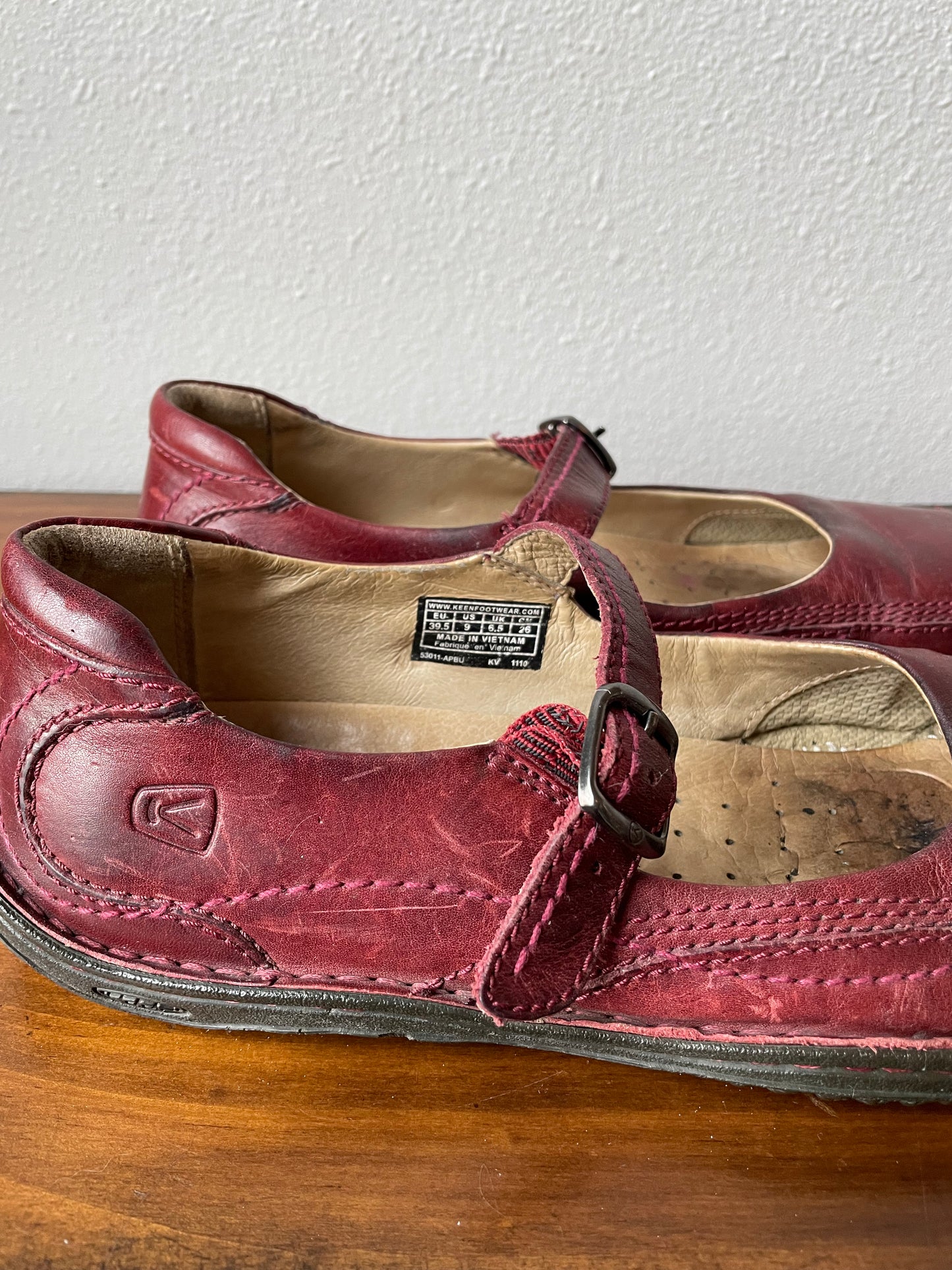 Keen Red Mary Jane Slip-on Loafers (9)