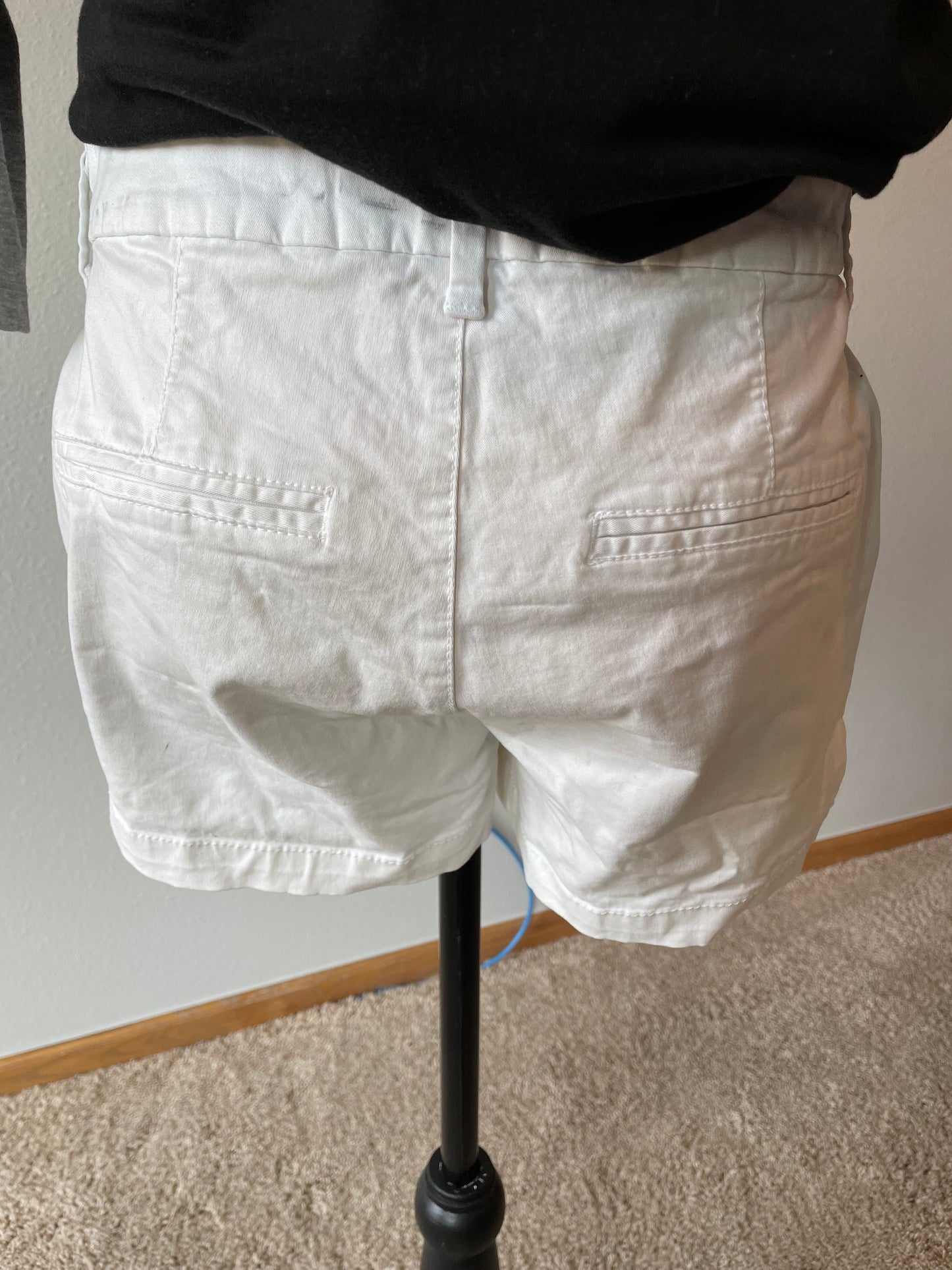 Old Navy White Everyday Shorts (4)