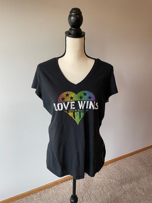 Life is Good Love Wins T-Shirt (XL)