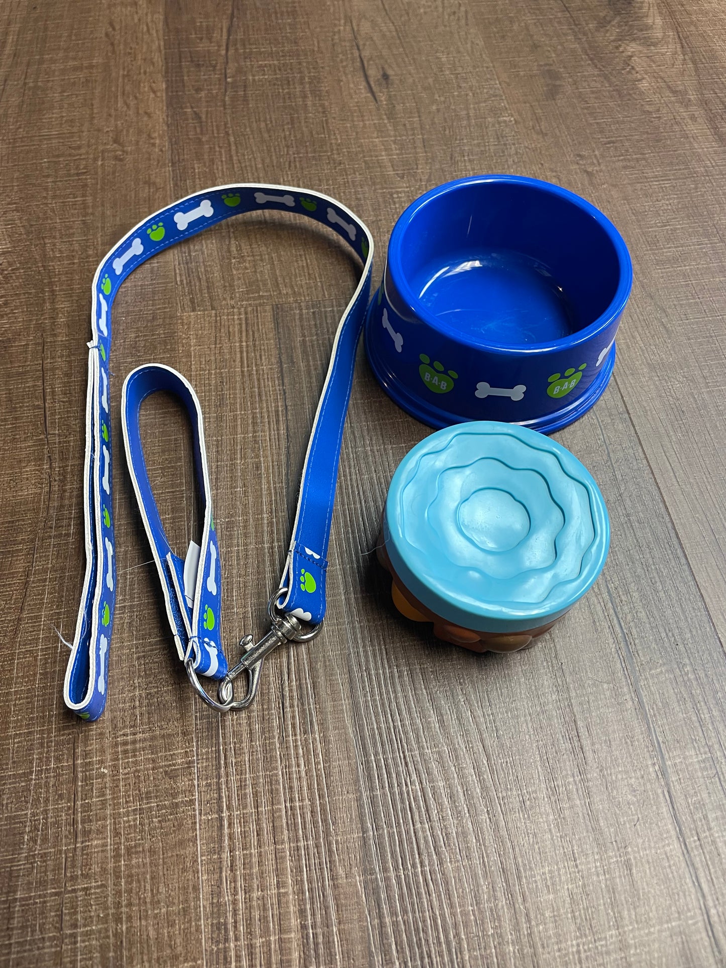 Build-a-Bear Blue Bowl + Leash Set