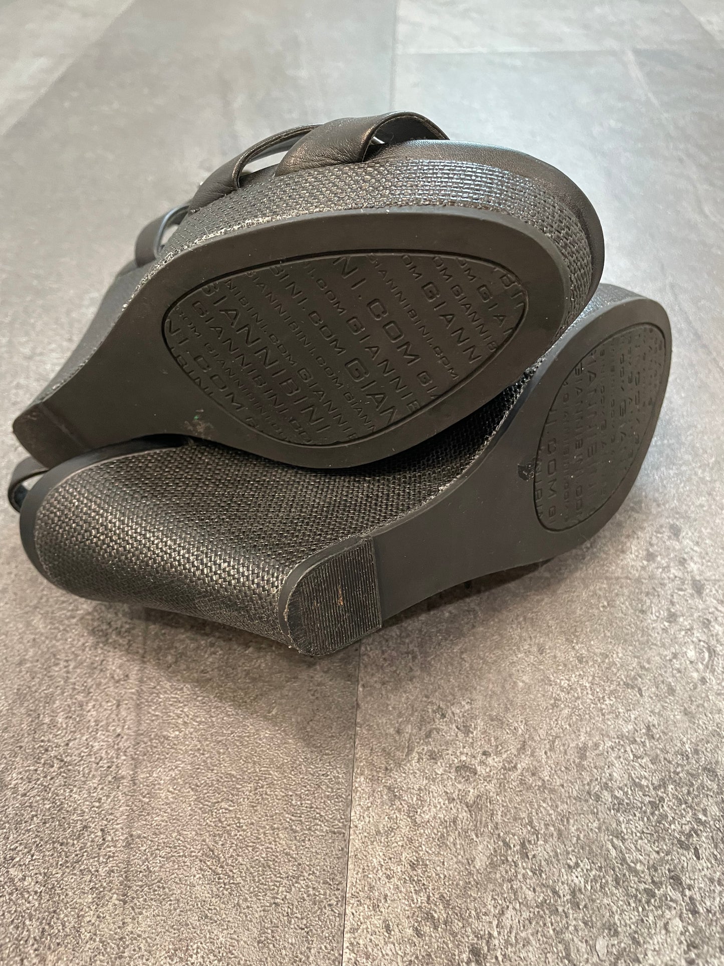 Gianni Bini Black Leather Wedge Platform Sandals (9.5M)