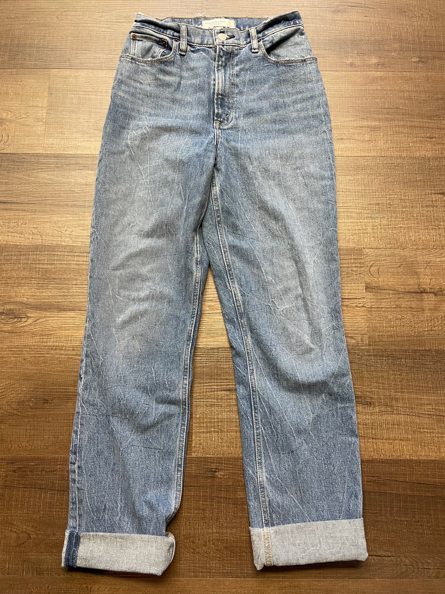 Abercrombie & Fitch The 90's Women's Jean (26L)