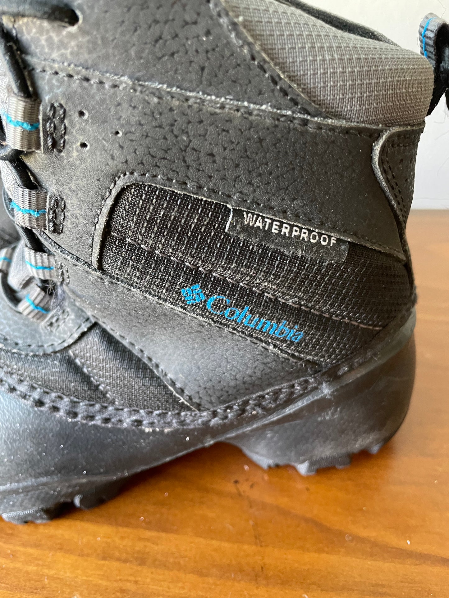 Columbia Boots (Y12)