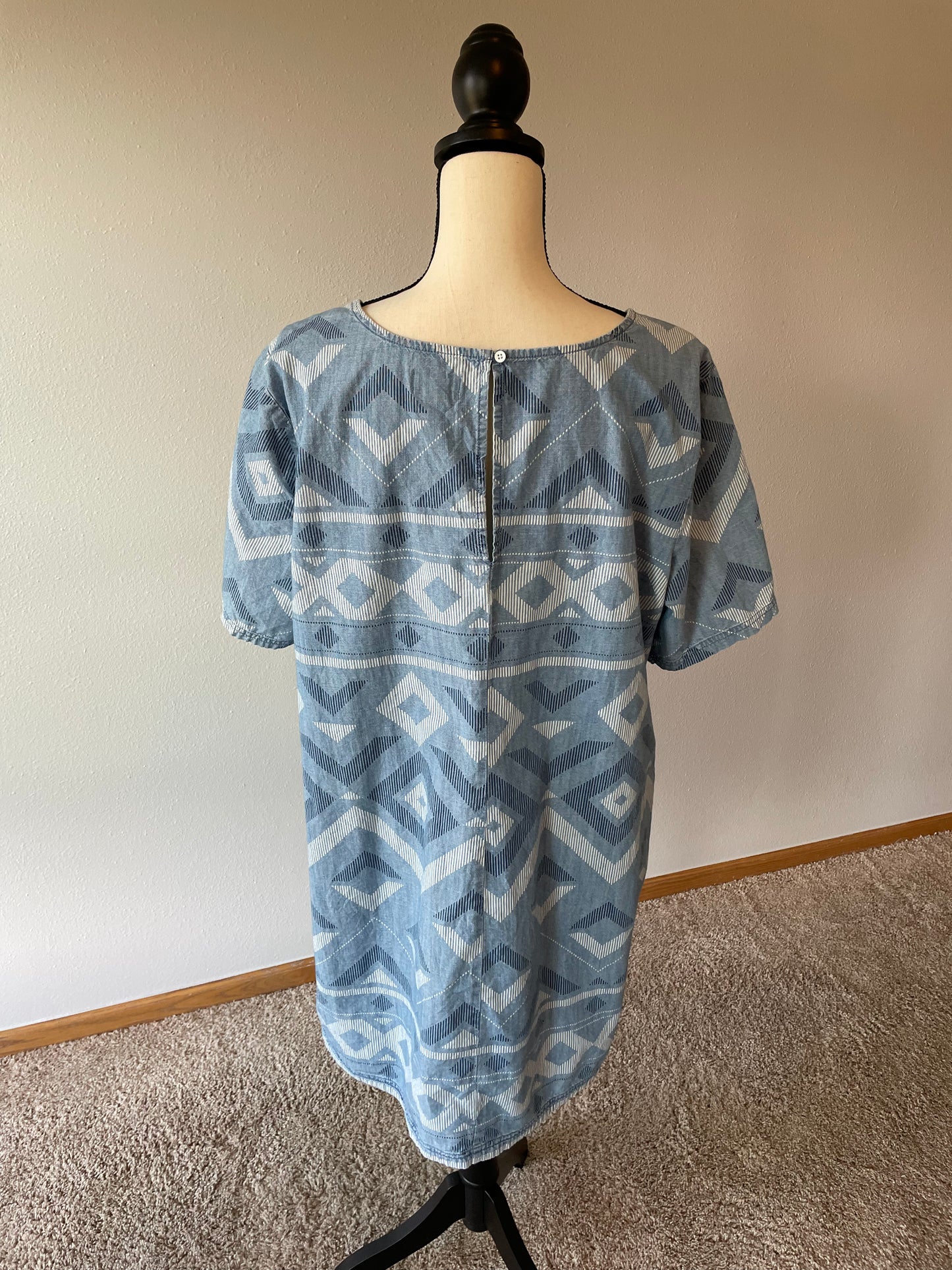 Old Navy Demin Shift Dress with Geometric Print (XL)