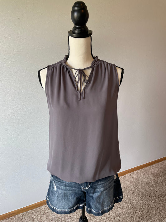 Maurices Gray Sleeveless Blouse (M)