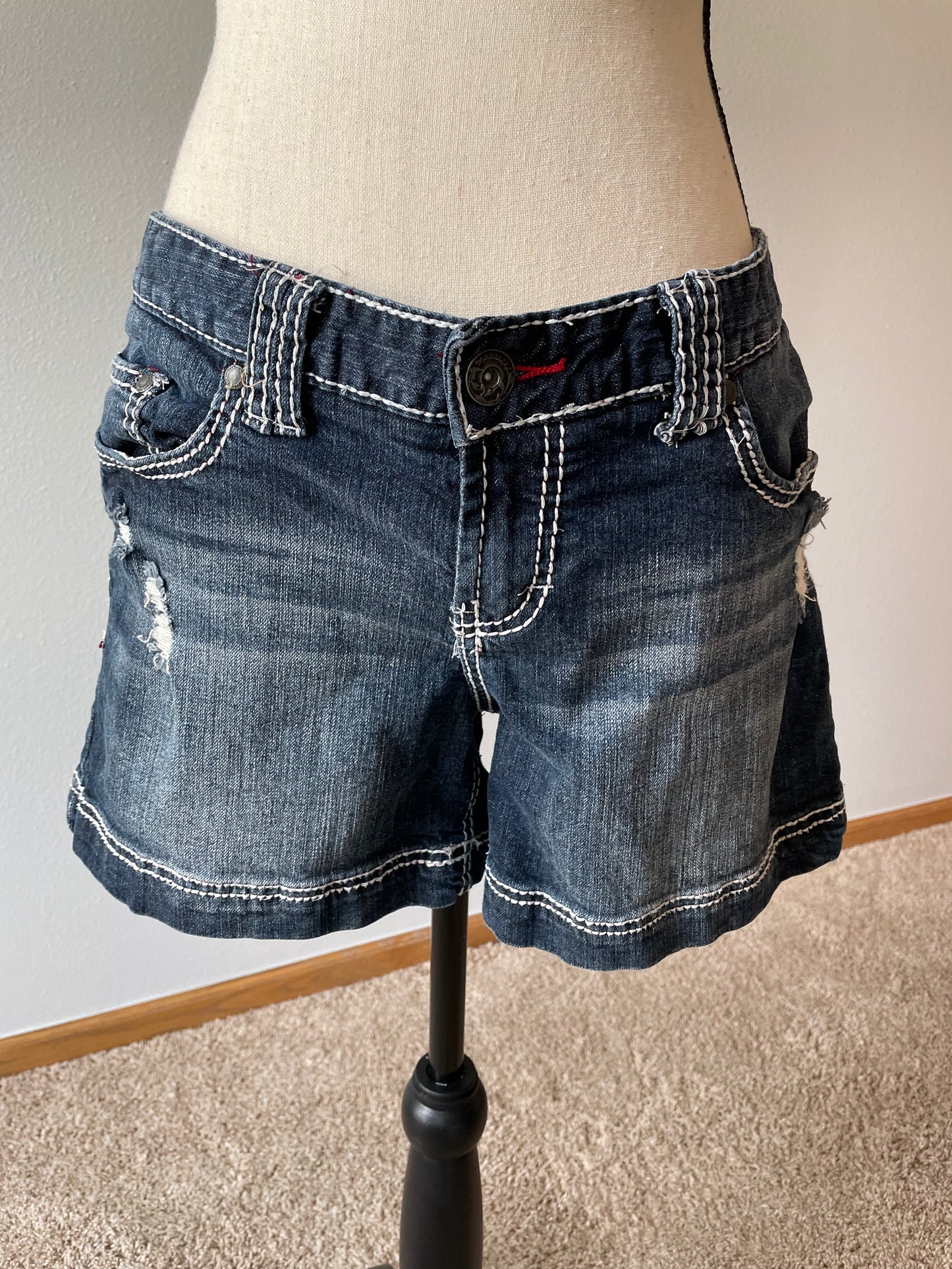 Maurices Original Dark Wash Jean Shorts (9/10)