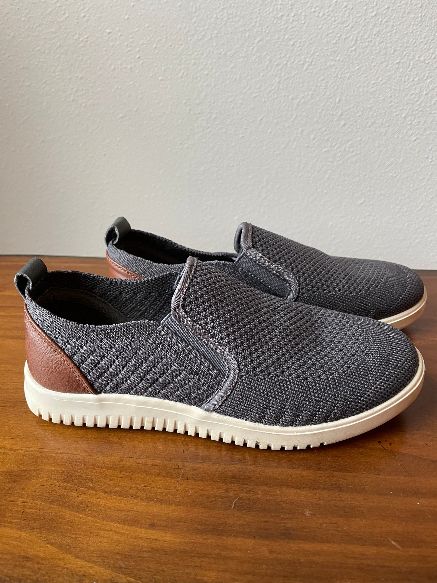 Sonoma Boys Slip-on Shoes (3 MED)