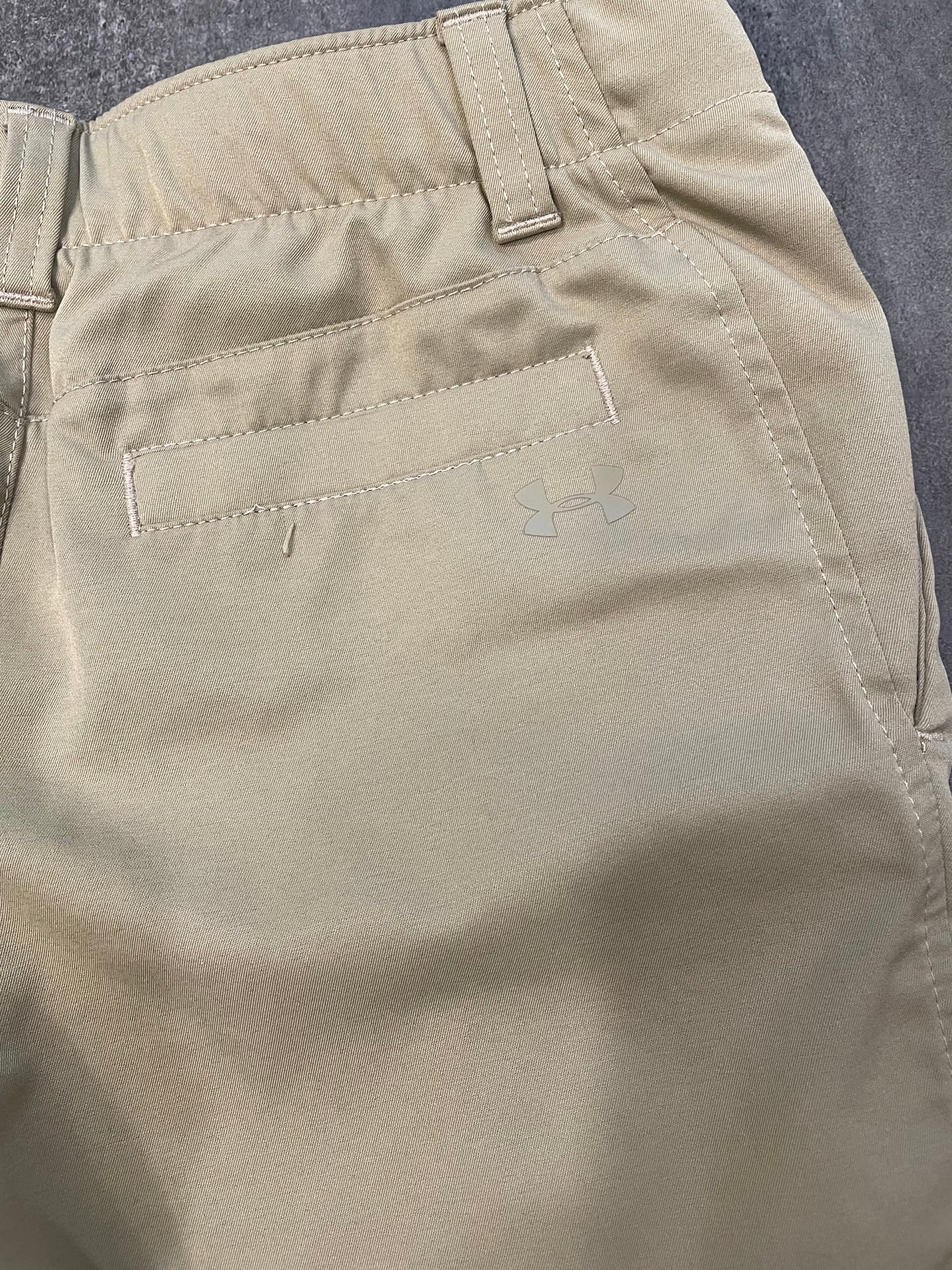 Under Armour Tan Flat Front Boys Shorts (8)