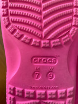 Crocs Classic Sandal, Fuchsia Fun (W9) - BinxBerry Consignment